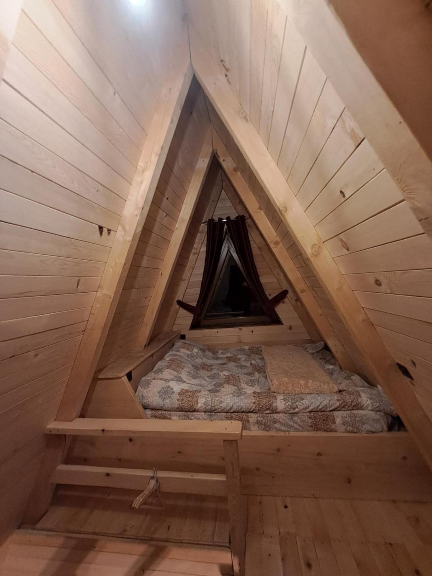 Wooden Cottages Konak Savnik Стая снимка