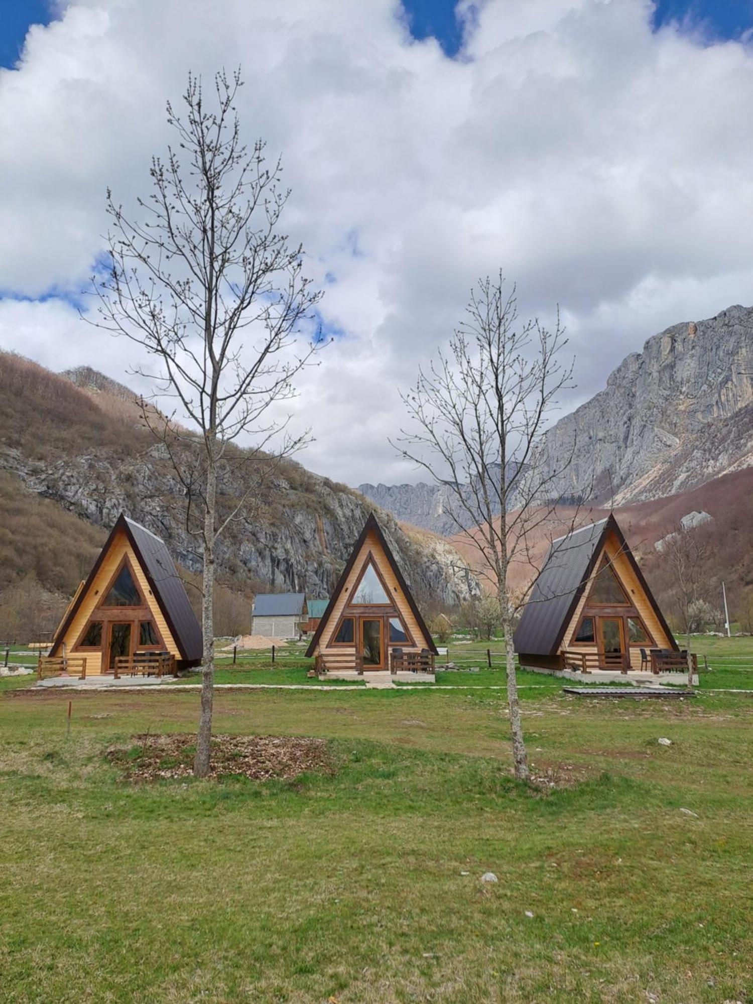 Wooden Cottages Konak Savnik Екстериор снимка